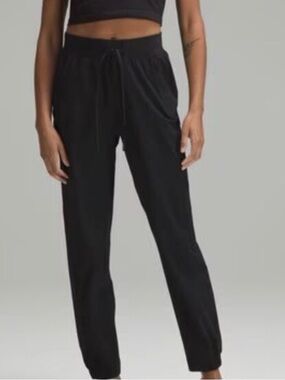 NWT Lululemon License to Train HR Pants